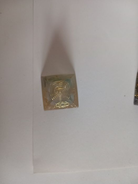 Пирамиди оргонит