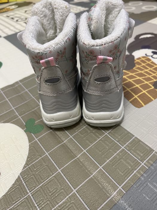 Сребристи зимни ботуши