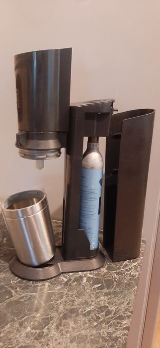 Tub si aparat sodastream incarcat