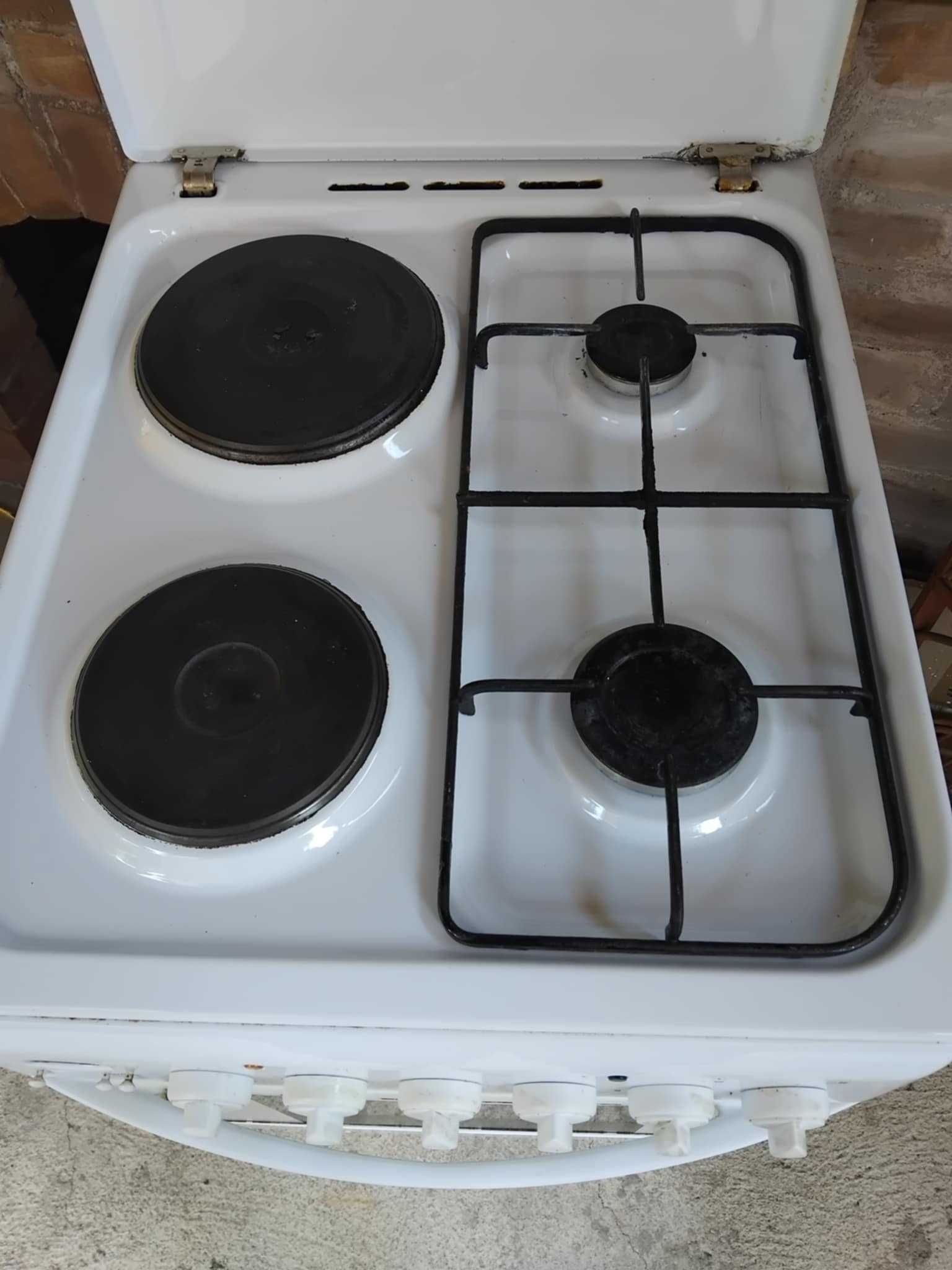 Готварска печка Indesit