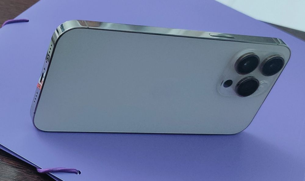 iPhone 14 Pro max Golden 128 GB.  2700 Lei