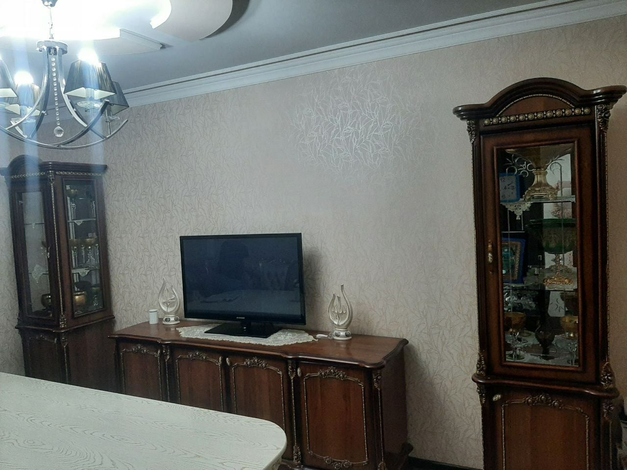 Мебель пенал для зала