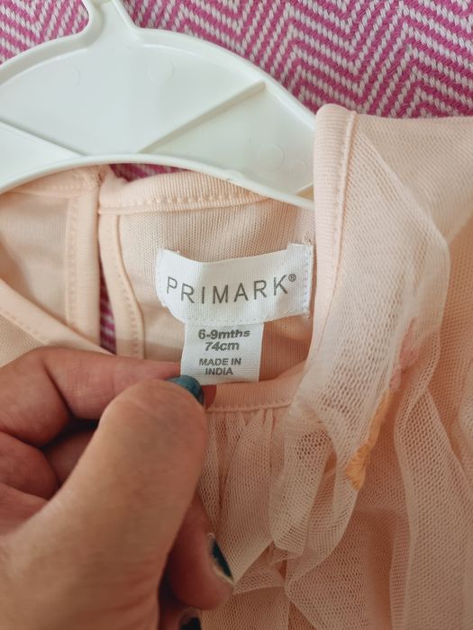 Rochita bebe primark roz piersica cu floricele, 74cm , 6-9luni