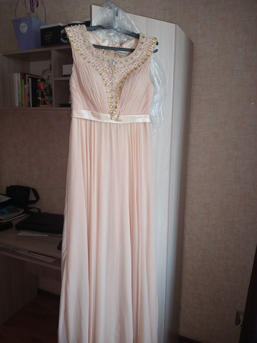 Платье на выпускной или свадьбу