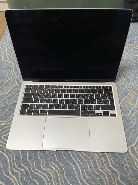 Продам MacBook Air 13, 2020 Intel Core i5