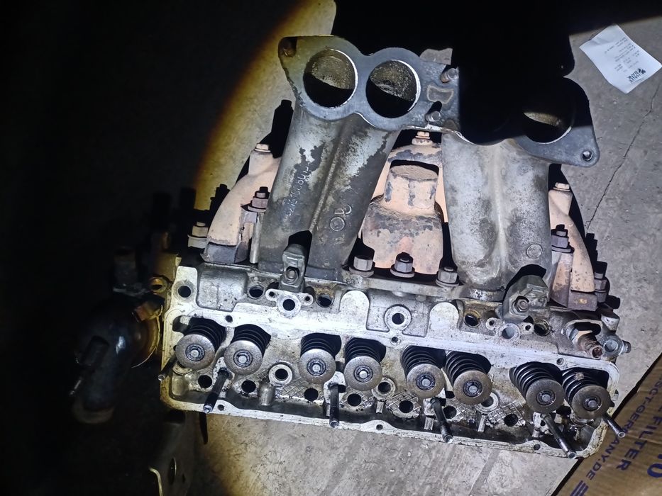 Продам головку с газели в заборе.100 Ка инжектор под заводской газ