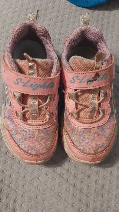 Adidasi fete cu luminite. Marimea 24