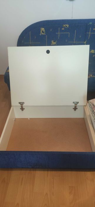 Разтегателен диван с място за съхранение