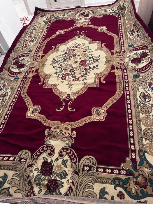 Продам палас плюс в подарок отдам работающий пылесос