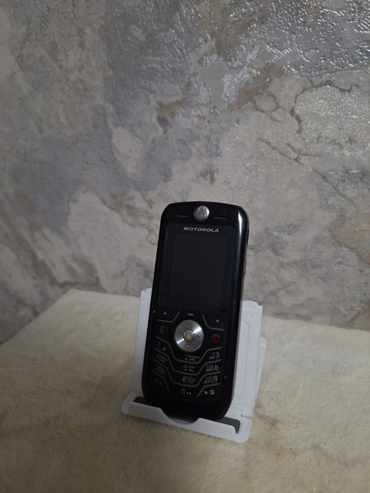 Продам Motorola L6 в отличном состоянии