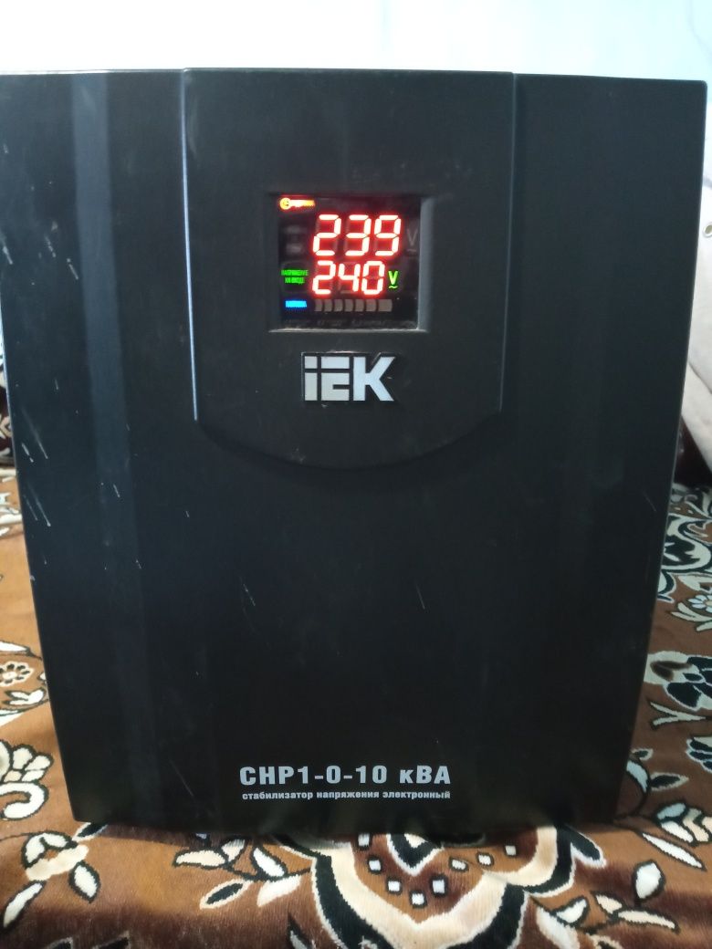 Стабилизатор напряжения IEK СНР1-0-10 кВА электронный переносной
Предн