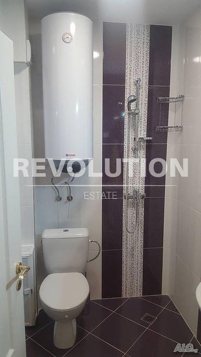 Дава се под наем Двустаен апартамент в Варна, Цветен квартал - 67 кв.м за 425 € - Снимка #2