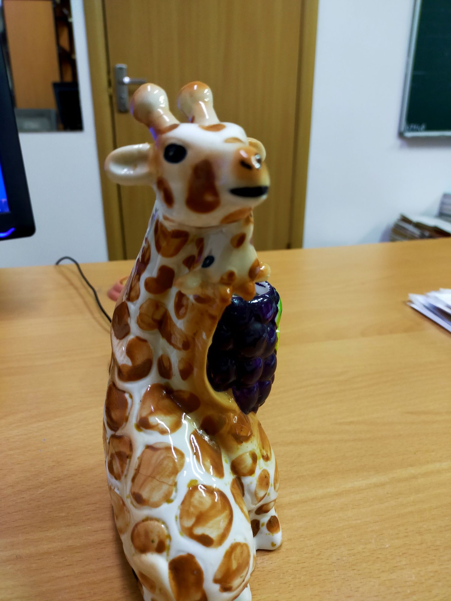 Продам статуэтку жираф
