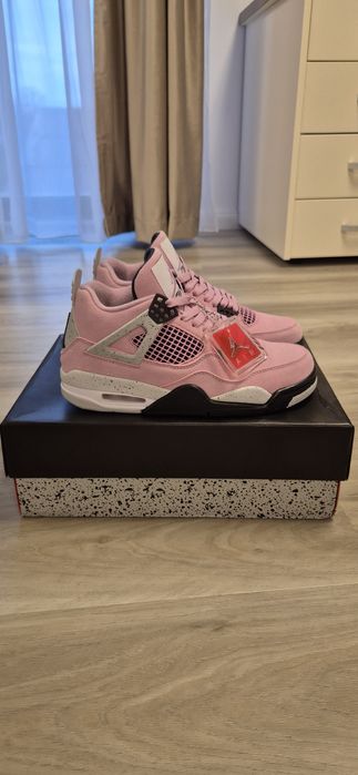 Jordan 4 Pink Oreo