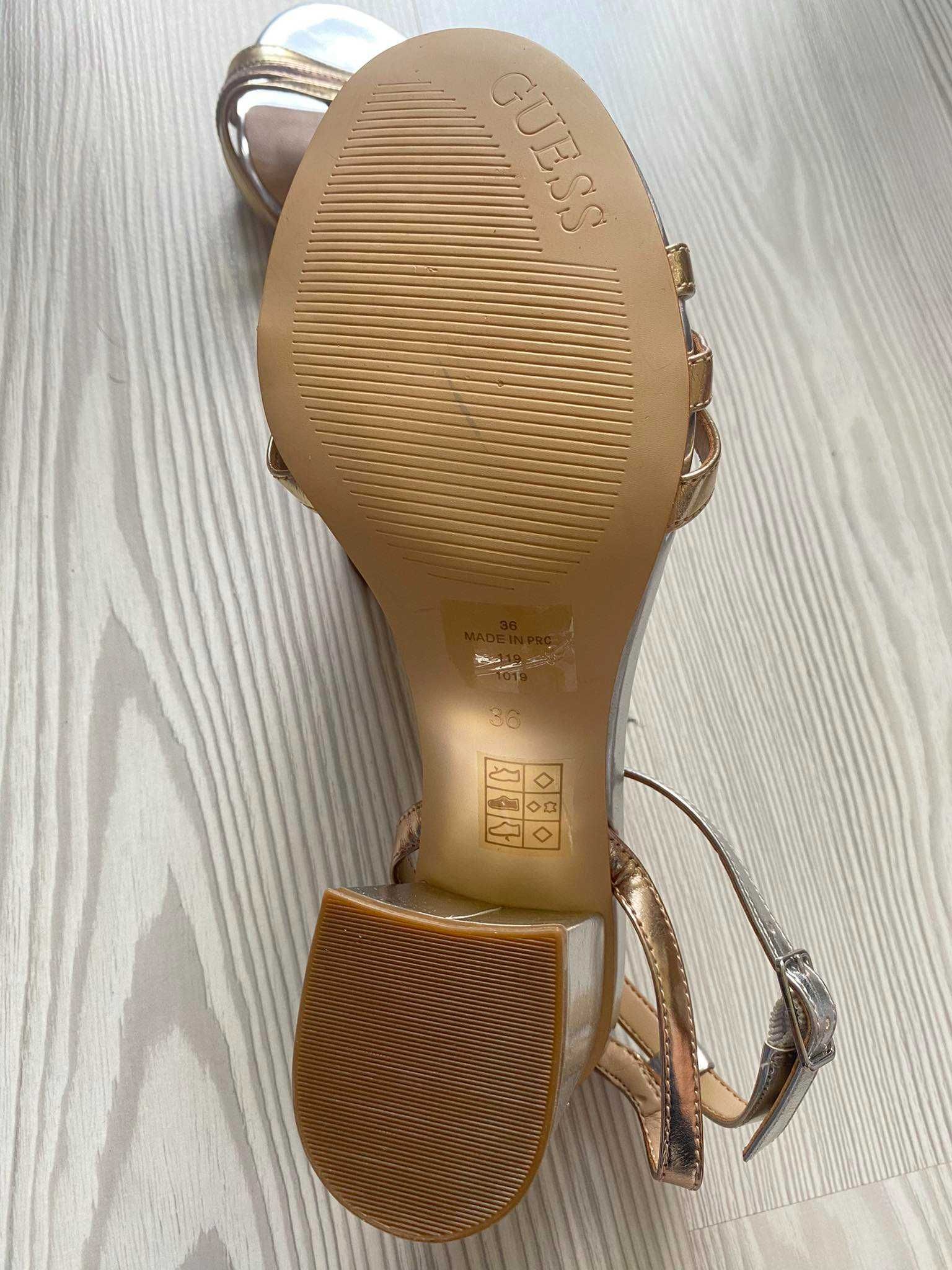 Нови сандали Guess