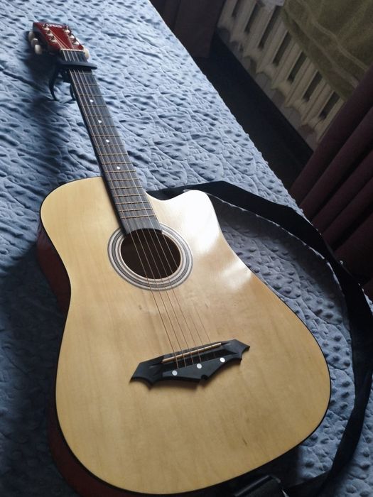 Продаётся гитара ARG