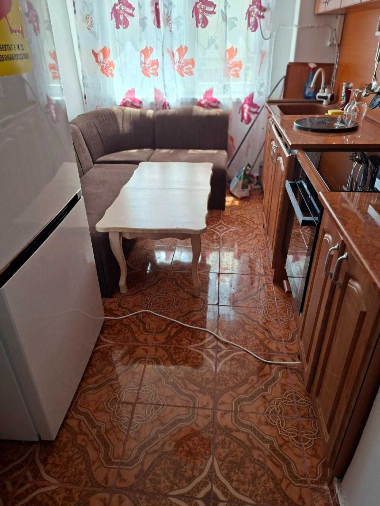 Тристаен апартамент в Центъра