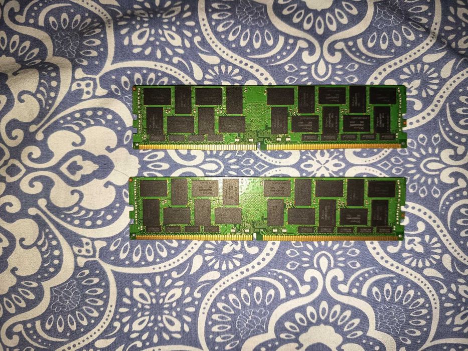 Memorie ram ddr4 64gb + 64gb de server/workstation