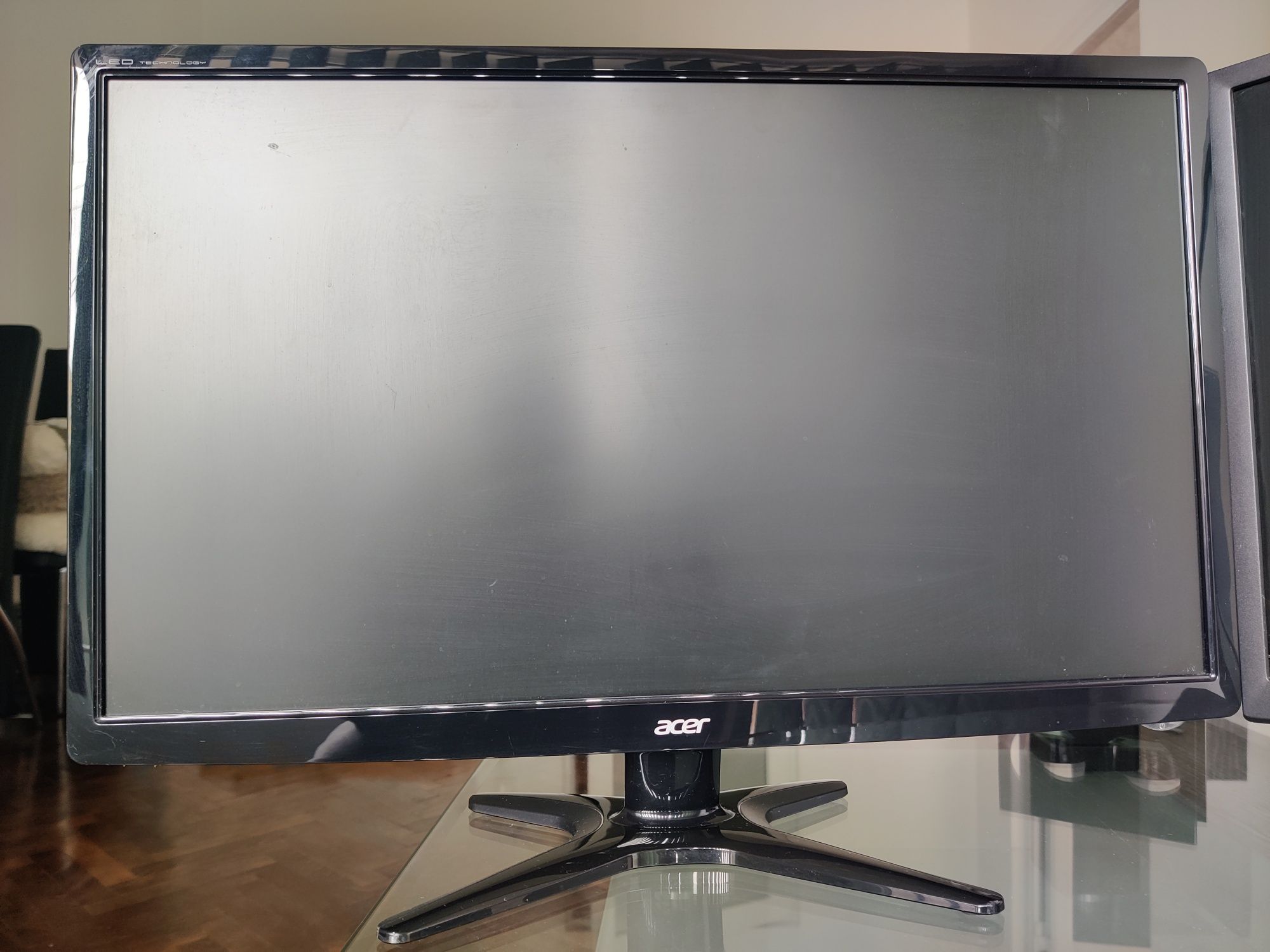 Монитор LG и Acer.