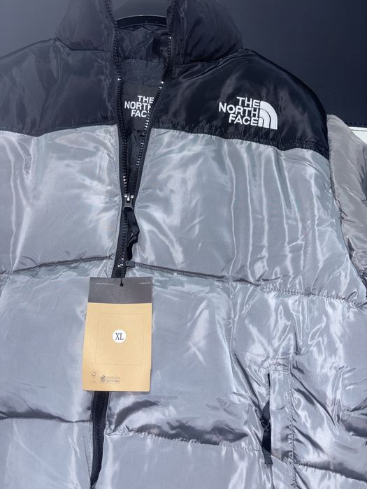 Geacă XL The North Face negru neagră gri alb albă noua new nepurtata