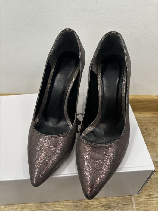 Дамски обувки на ток