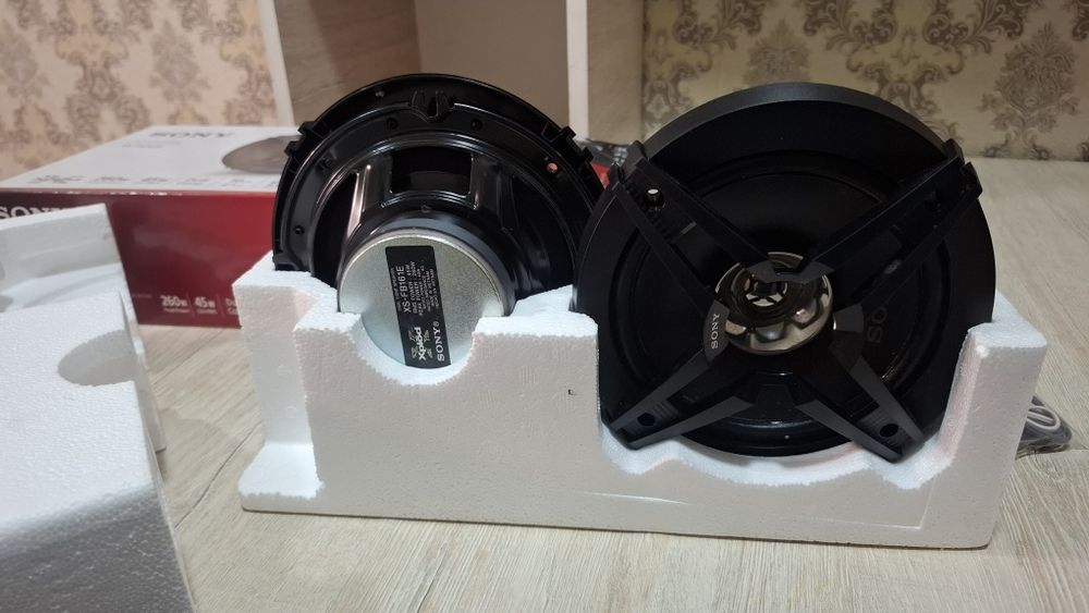 SONY динамиклар янги