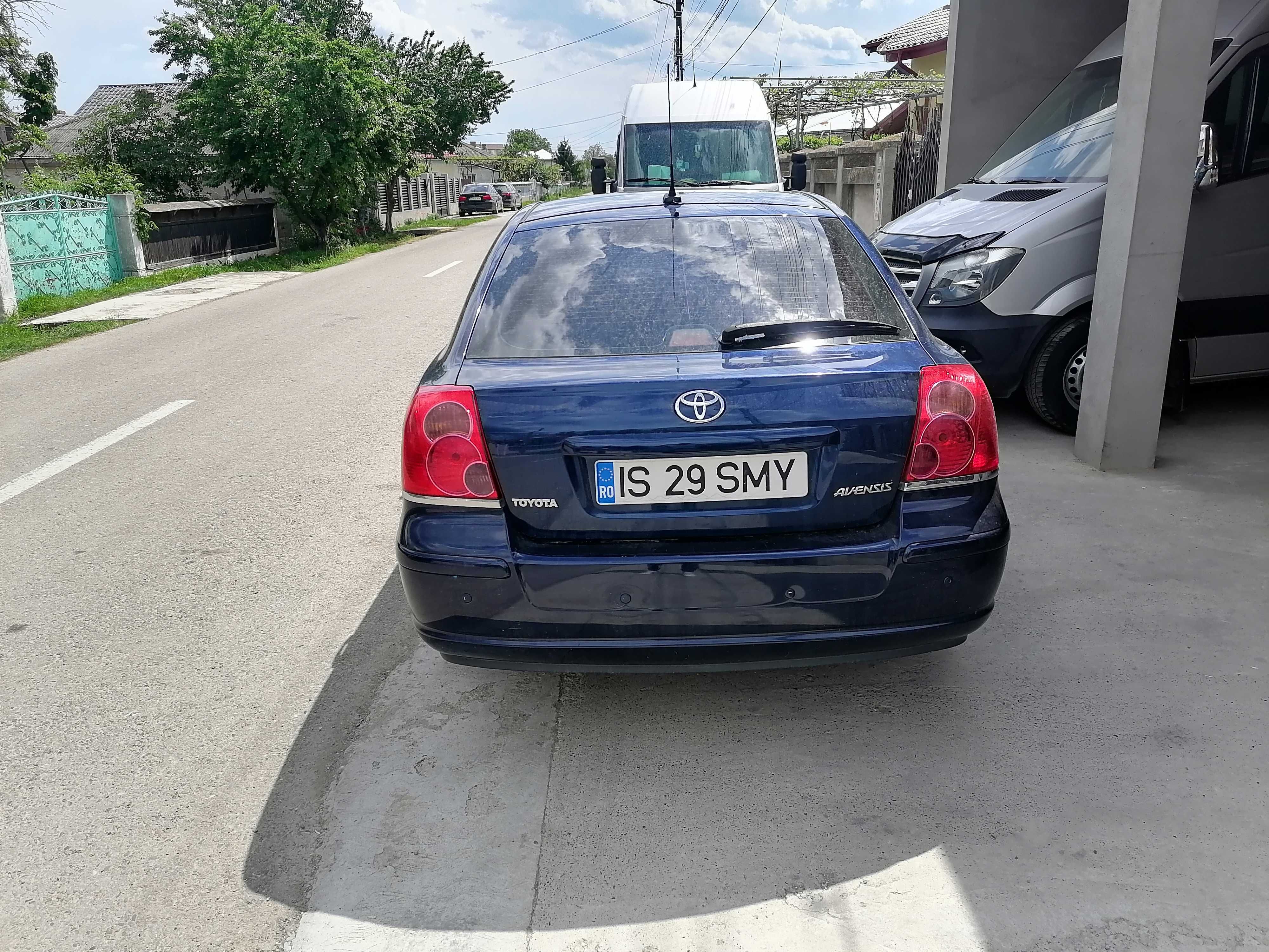 Toyota avensis t25. 2.0,116 cp. An 2004.