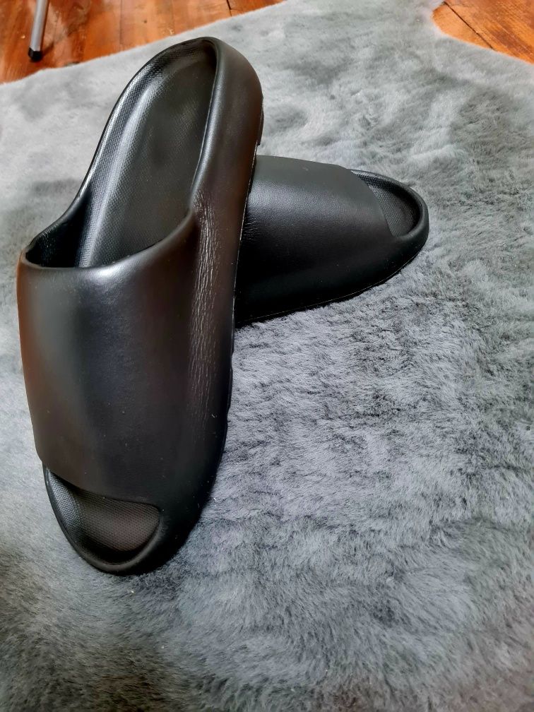 Чехли Yezzy slides