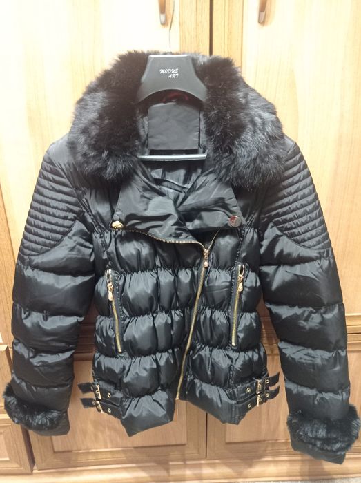 Дамско ,зимно ,черно яке с естествен косъм