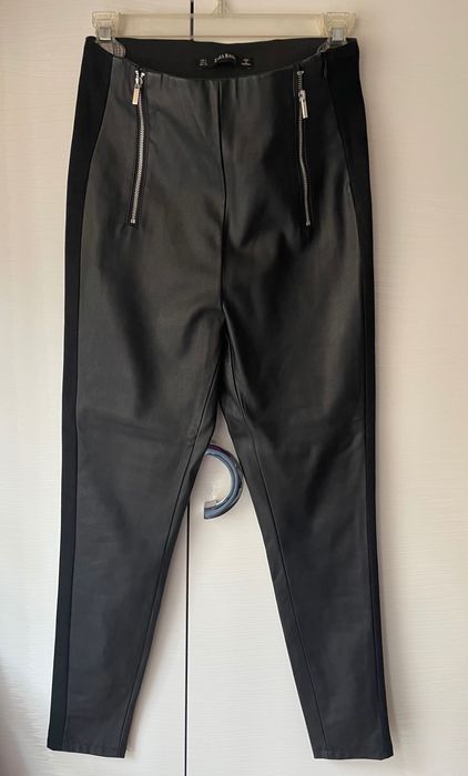 Черен кожен клин с цип ZARA