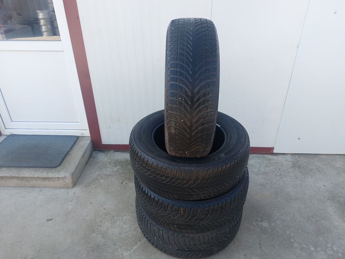 125 lei bucata! Set anvelope M+S/IARNA 235 65 17 Michelin