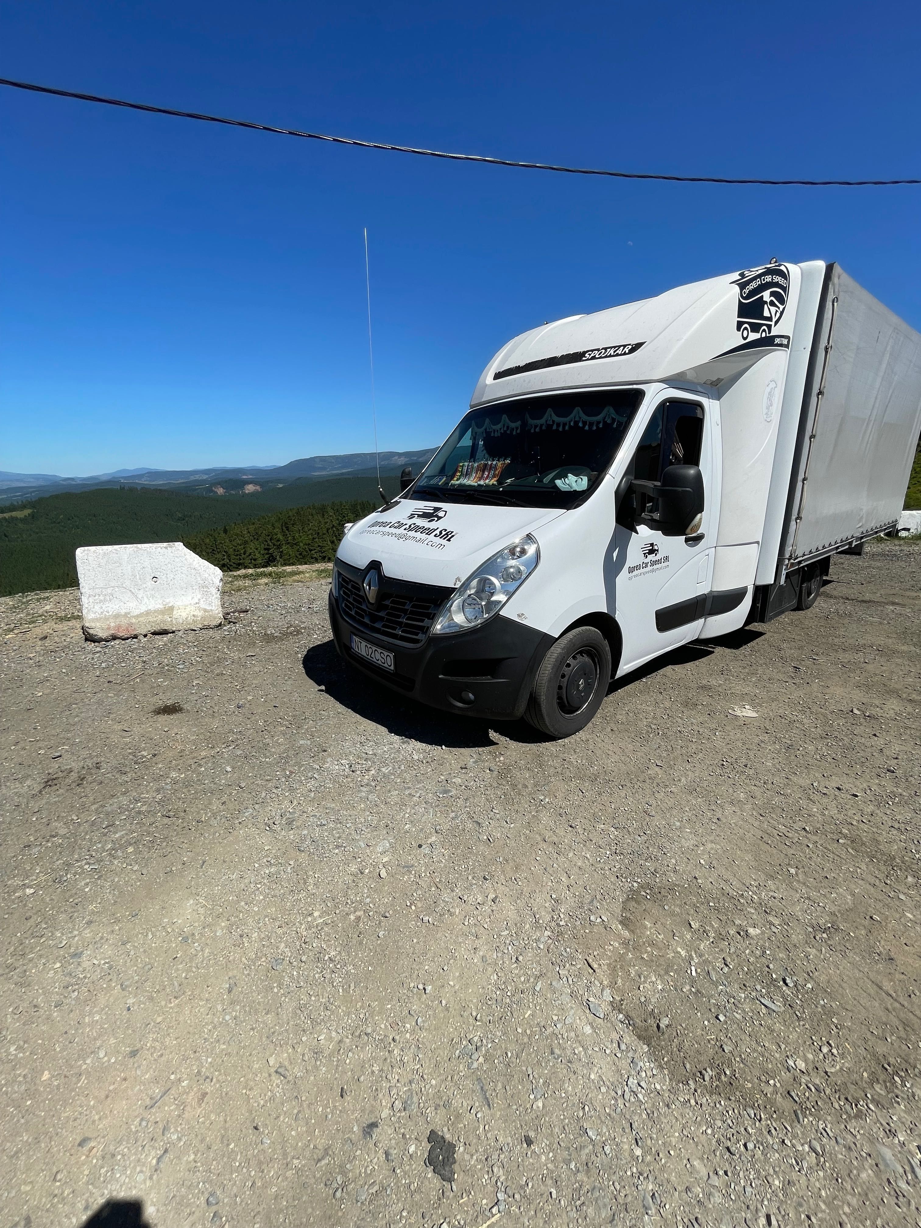 Servicii de transport marfa, mutari si debarasări.