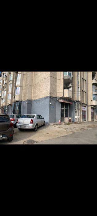 Vand spatiu comercial centru