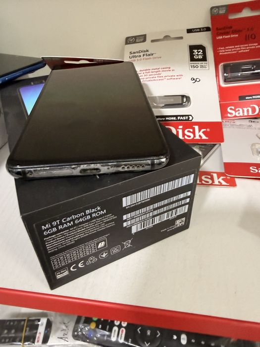 Телефонла сотилади.  Хаммаси б/у.