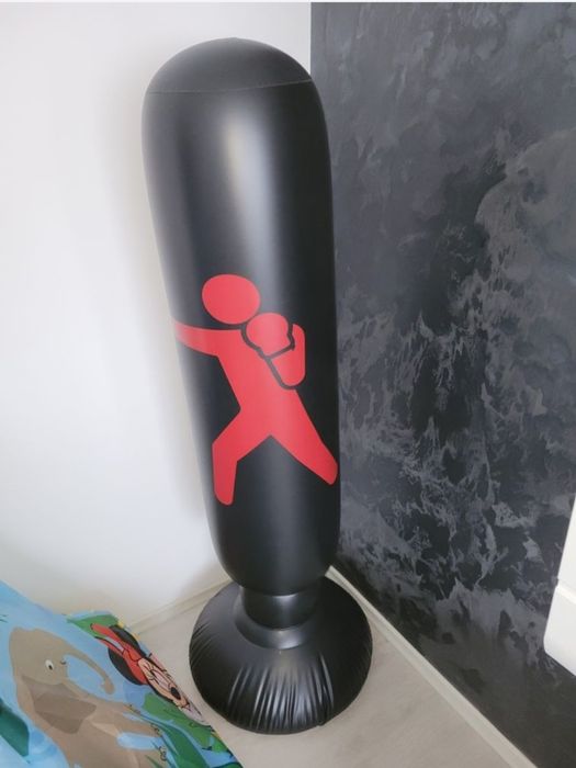 Vând sac de box cu manusi