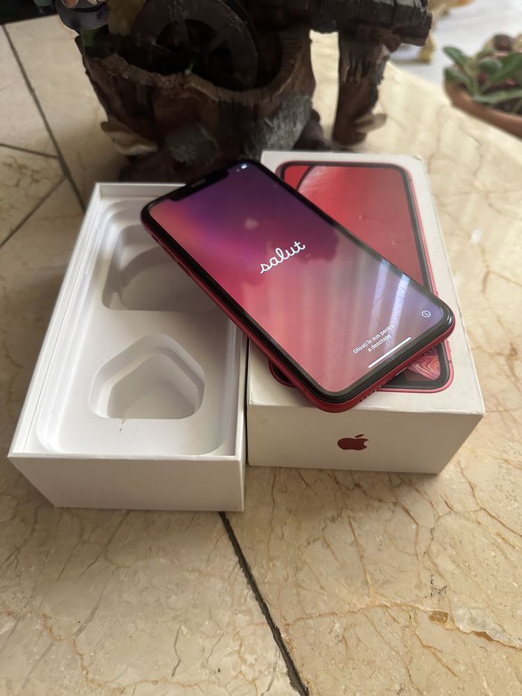 iPhone XR roșu 64GB