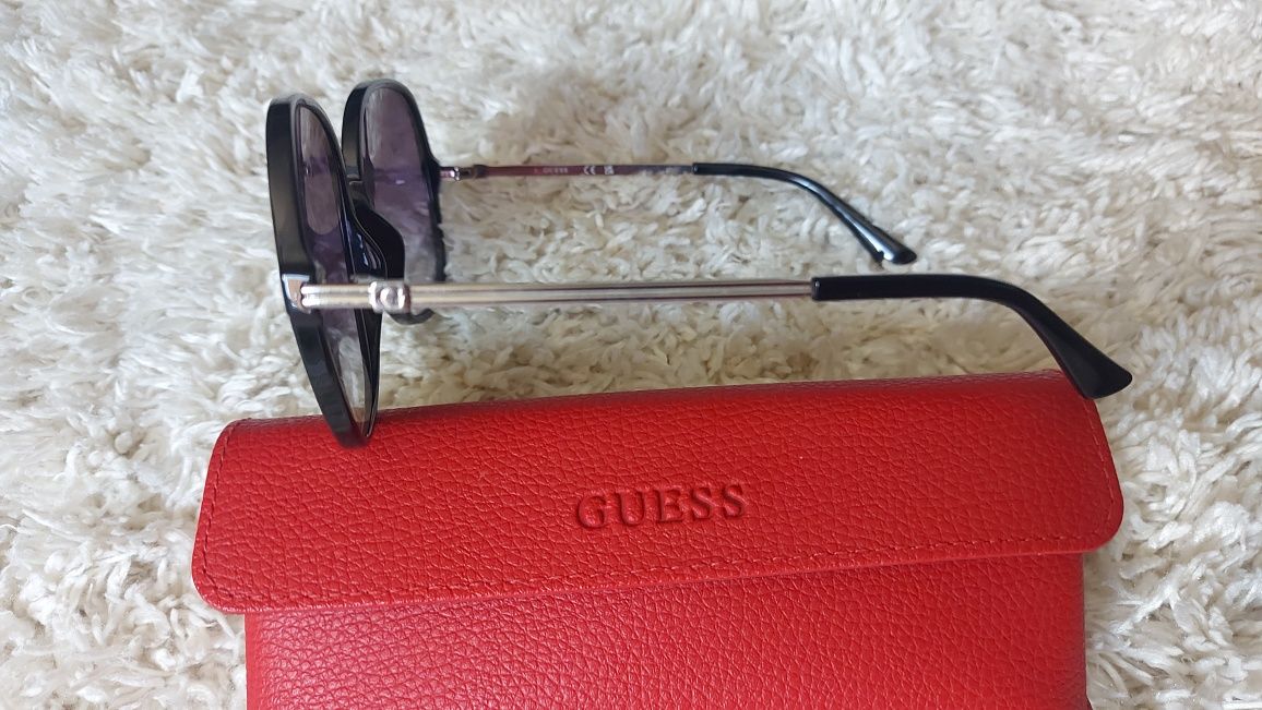 Слънчеви очила Guess