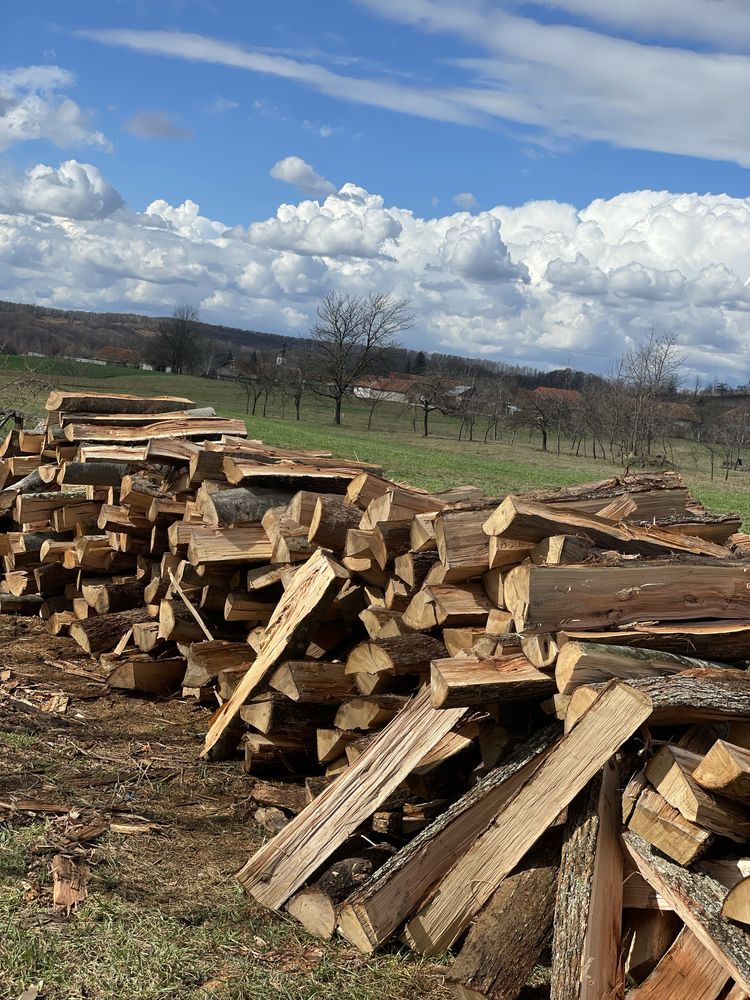 Sc vindem lemne de foc la cele mai mici prețurii