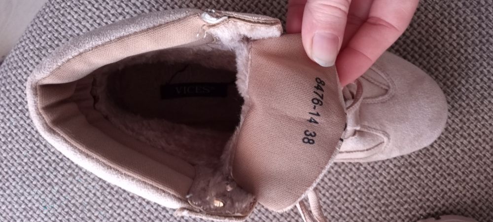 Vând ghete imblanite CCC- Vices 38