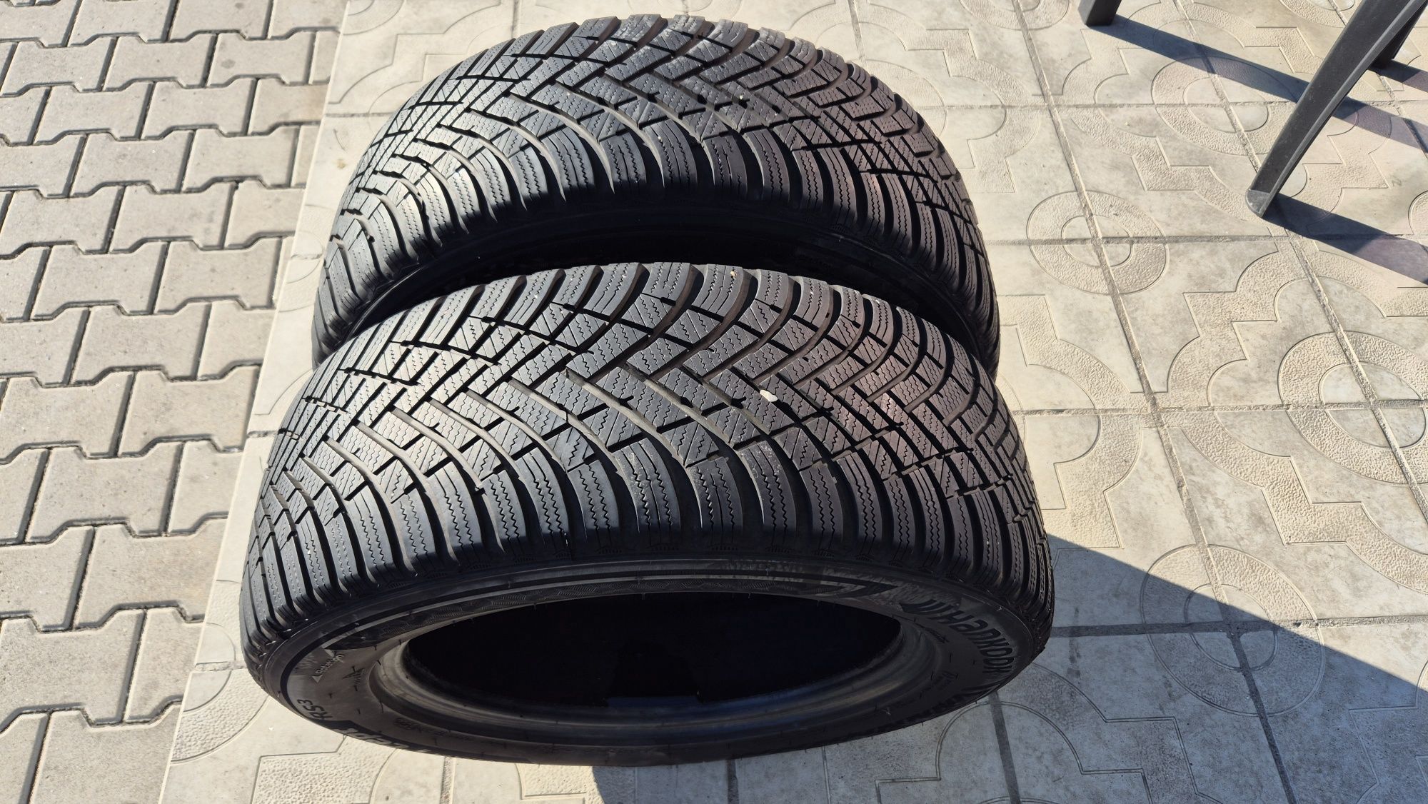 2бр зимни гуми 225/55/16 99H HANKOOK /22г