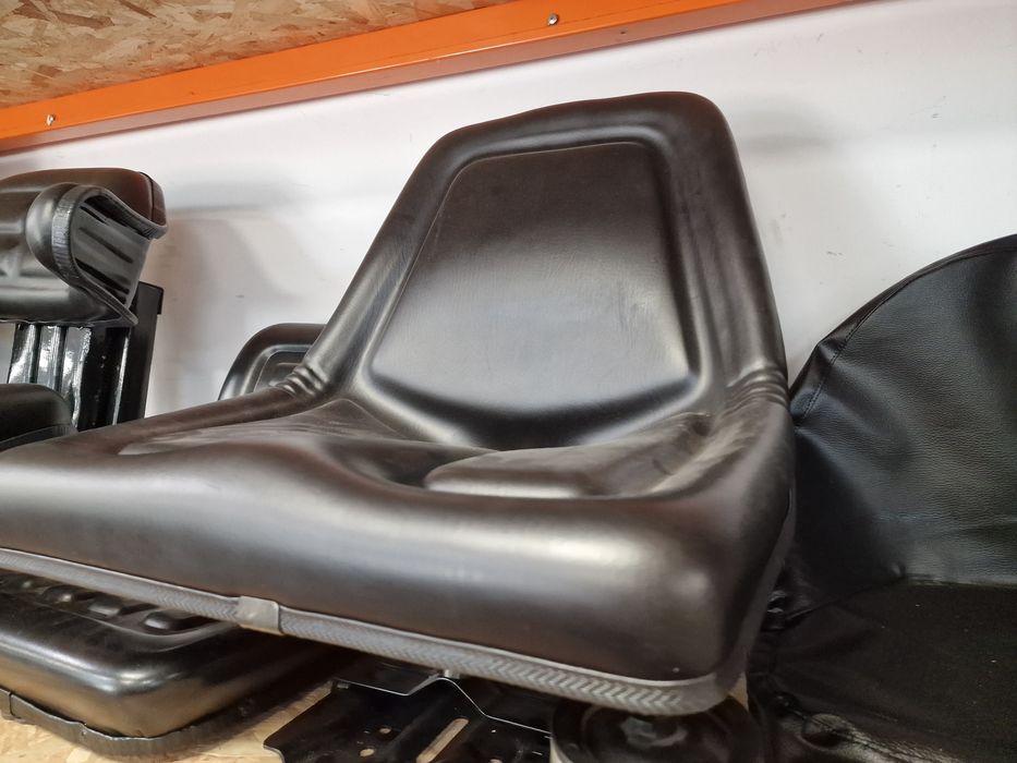 Scaun tractor fiat 211.215.250.300 original preț 695 lei tel 0751 56 1