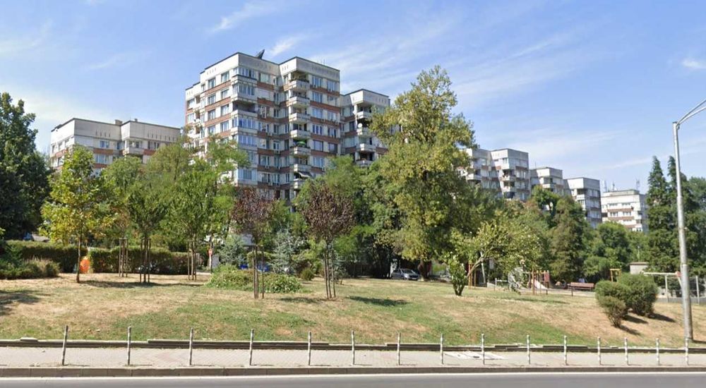 Четиристаен апартамент на бул. Черни връх