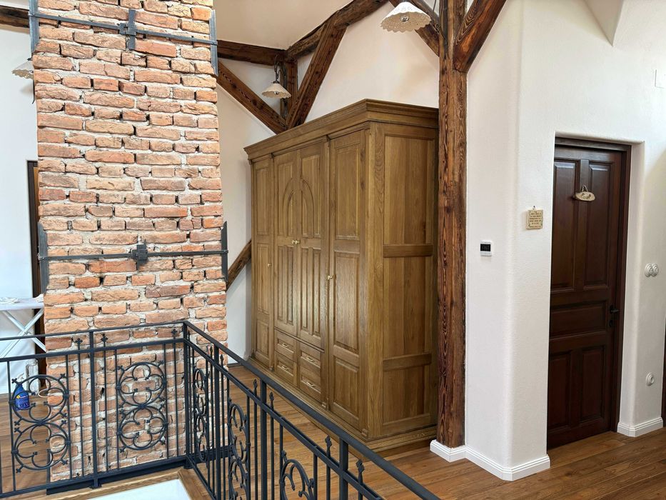 Mobila la comanda (lemn masiv)