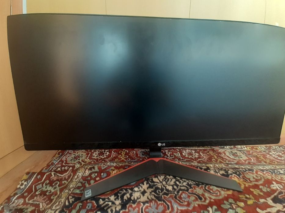 Монитор работает не работает не знаю