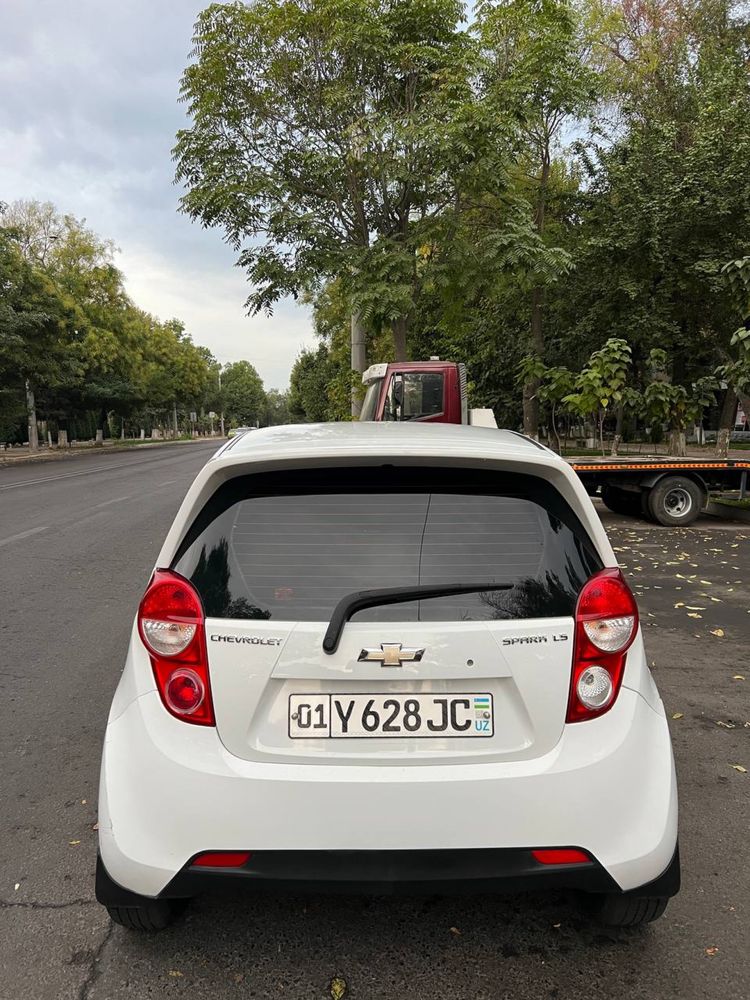 Chevrolet spark 2015 MT