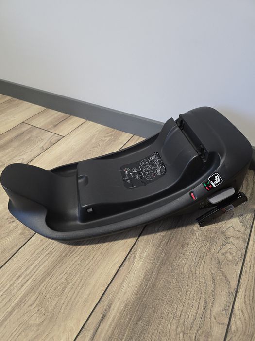 Бебешка кошница/столче за кола Cybex Aton S2 i-Size + Isofix база