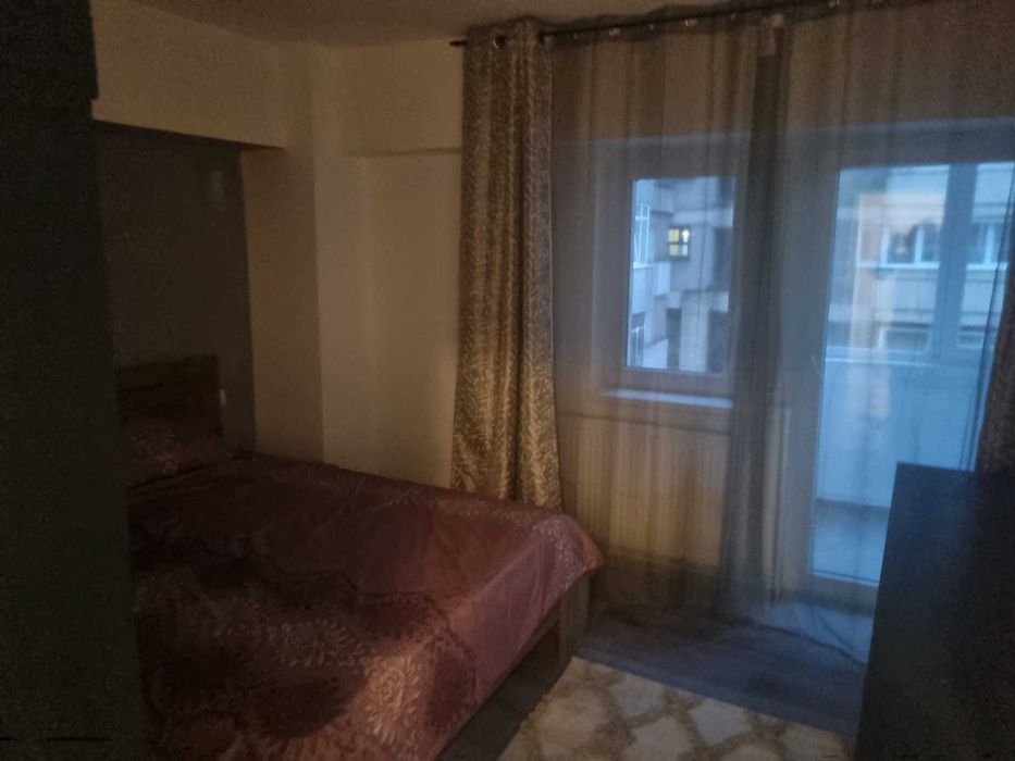 inchiriez ap regim hotelier 3 camere decomandate centru