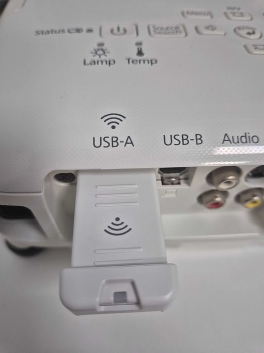 Proiector Epson EB-X18 pret redus