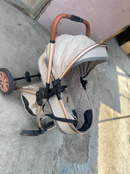 Коляска.  Продаю детскую коляску LUXMOM почти новую!