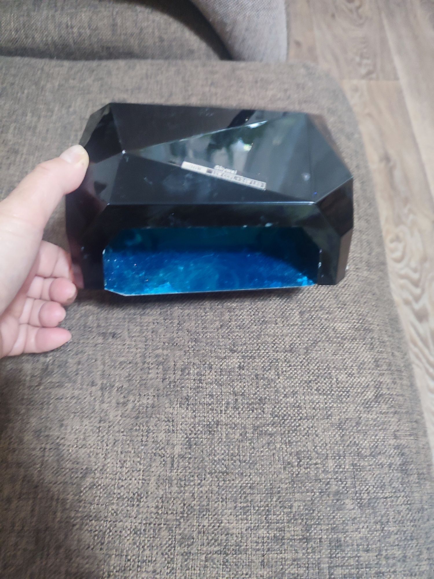 Продам лампу для ногтей
